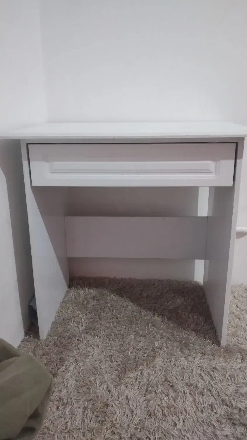 میز تحریر|میز تحریر و کامپیوتر|تالش, تالش|دیوار