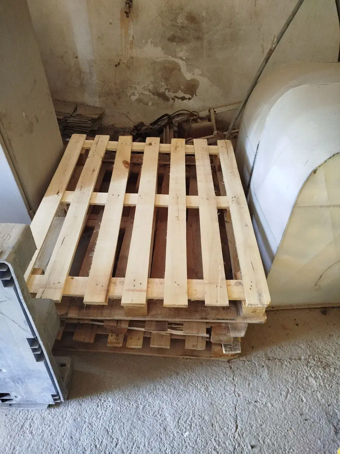 پالت پلاستیکی و چوبی|عمدهفروشی|شیراز, انجیر|دیوار