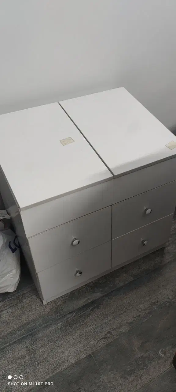 ترولی بزرگ وجادار|آرایشگاه و سالنهای زیبایی|مشهد, احمدآباد|دیوار