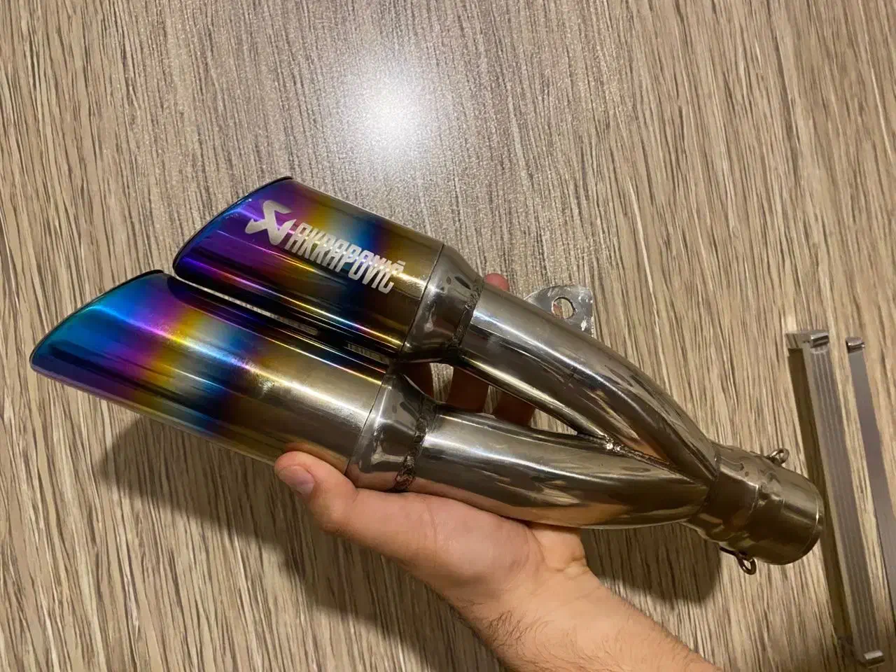 اگزوز دولول آکراپوویچ|قطعات یدکی و لوازم جانبی|رشت, گلباغ نماز|دیوار