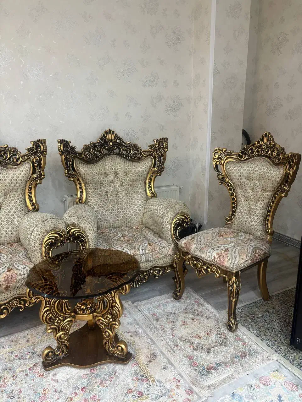 مبل سلطنتی ۹ نفره|مبلمان خانگی و میز عسلی|نسیم‌شهر, |دیوار