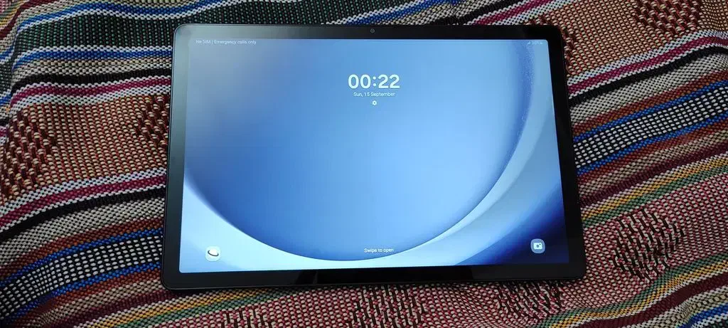 تبلت سامسونگ a9plus|تبلت|رشت, باهنر|دیوار