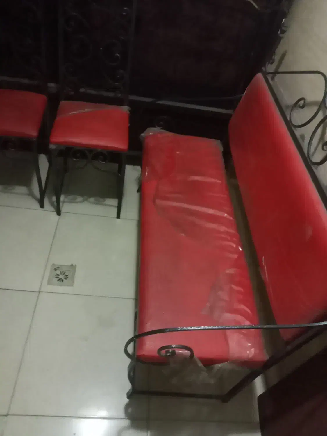 تعدادی صندلی مبلی فرفورژه|میز و صندلی غذاخوری|قرچک, زیبا شهر|دیوار