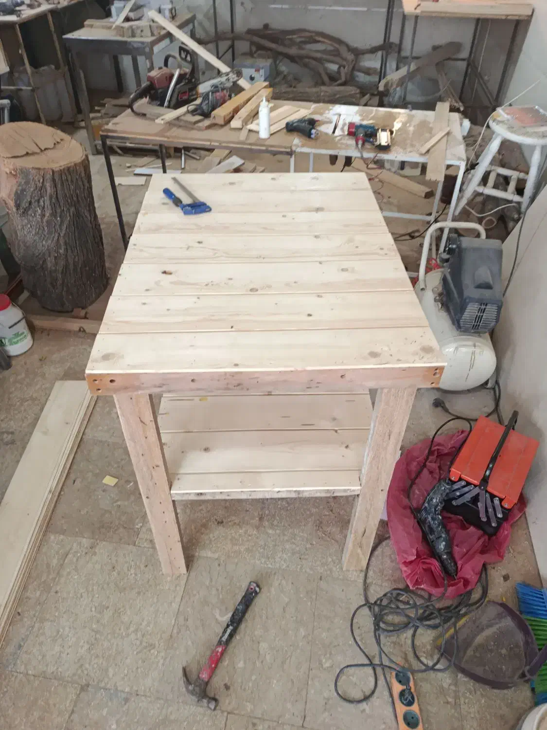 نجاری درب چوبی نصب قرنیز تی وی وال|خدمات پیشه و مهارت|هشتگرد, شهرک راه آهن|دیوار