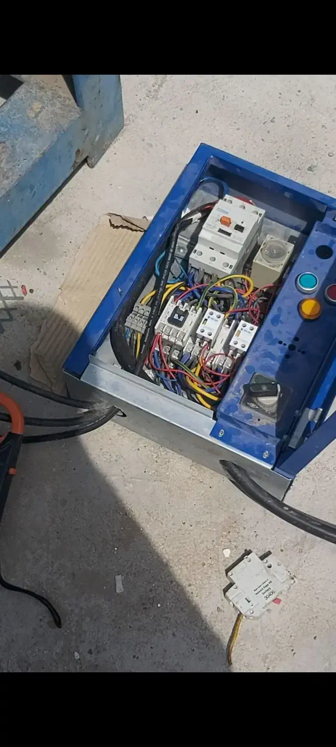 برق.برقکار.تک سه فاز.نصب لوازم برقی‌.تابلوعیب یابی|خدمات پیشه و مهارت|ایرانشهر, |دیوار