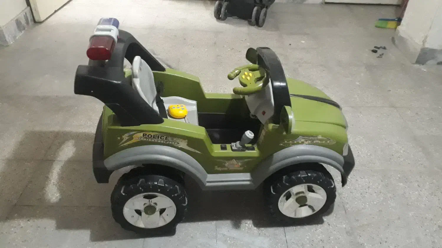 ماشین شارژی با باتری آکبند|اسباببازی|مشهد, حجاب (شهرک غرب)|دیوار