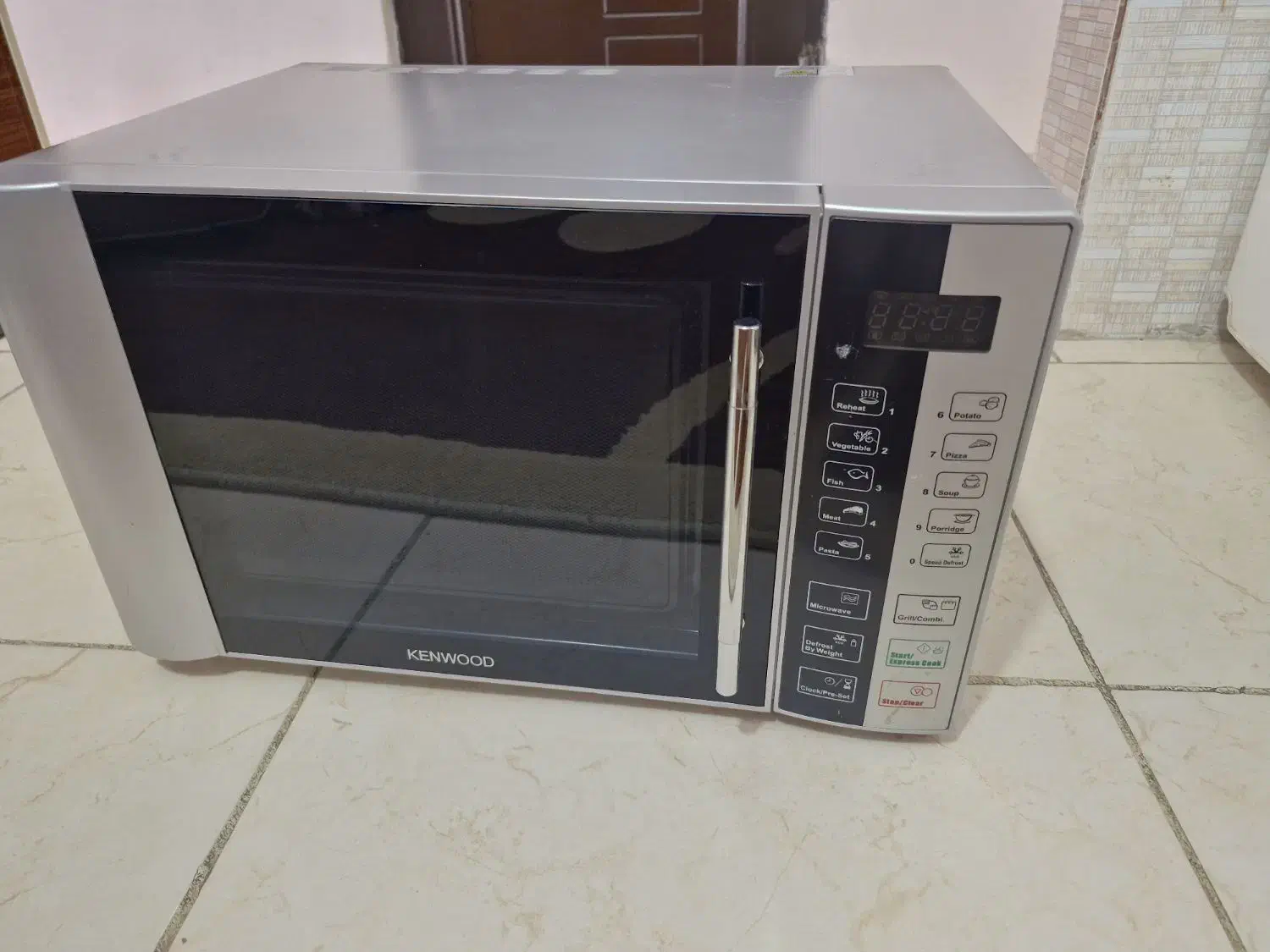 مایکرو ویو کنوود کاملا سالم فقط ۱بار استفاده کردم|اجاق گاز و لوازم برقی پختوپز|کرمانشاه, |دیوار