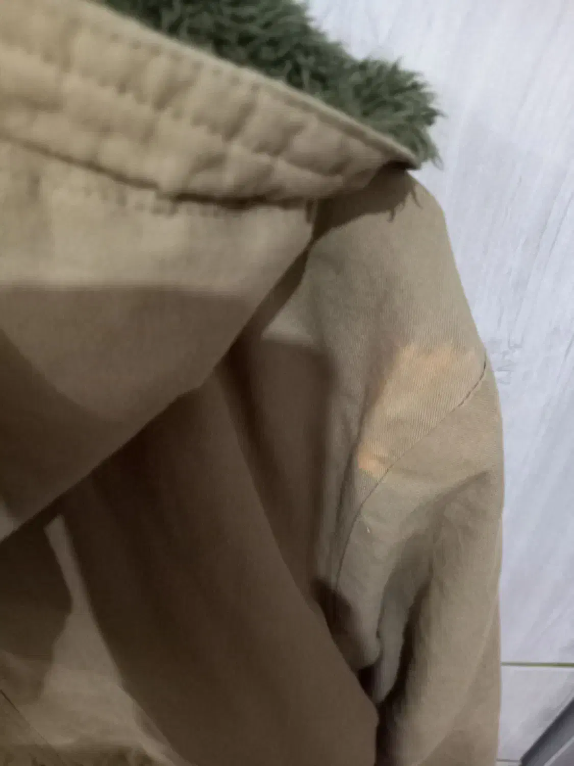 پالتو|لباس|ساوه, |دیوار