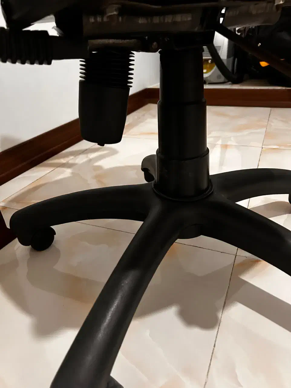 صندلی|مبلمان اداری|زنجان, |دیوار