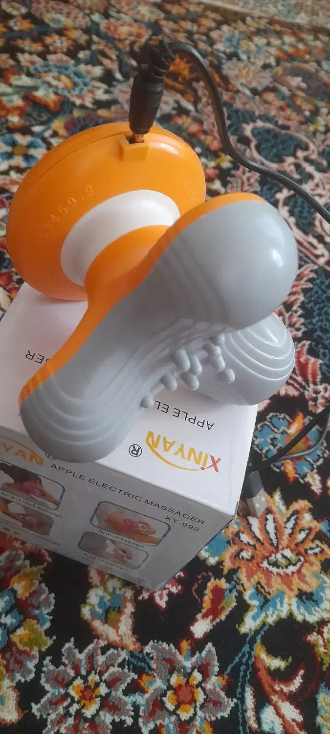 یک عدد ماساژور دستی همراه باسیم شارژ فروشی|آرایشی، بهداشتی، درمانی|فسا, |دیوار