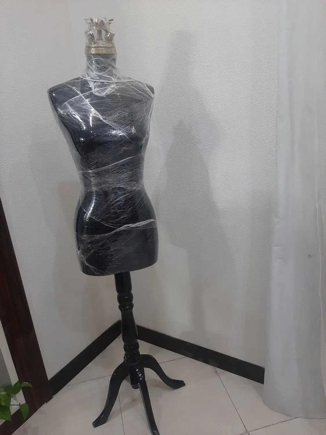 مانکن سوزنی درحدنو|لوازم خیاطی و بافتنی|شاهینشهر, دهخدا|دیوار