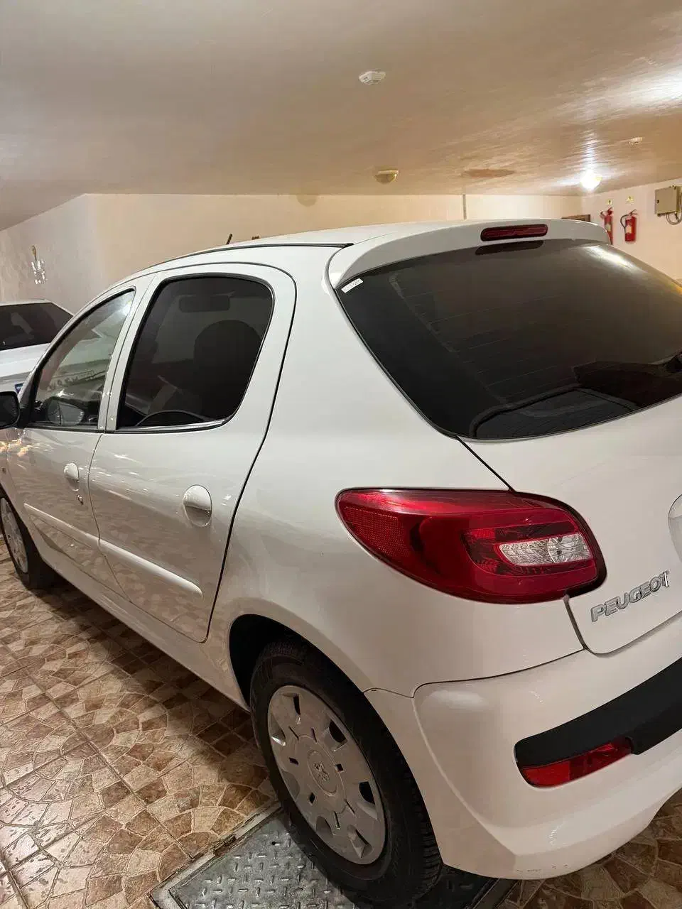 207 سفید سقف فلز تی یو فایو مدل 1403|خودرو سواری و وانت|بیرجند, |دیوار