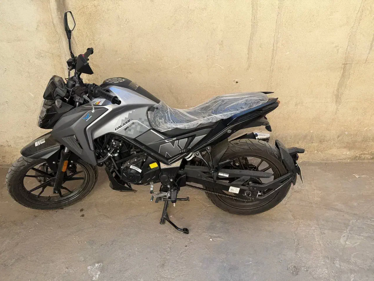 na180|موتورسیکلت|قم, زنبیل آباد|دیوار