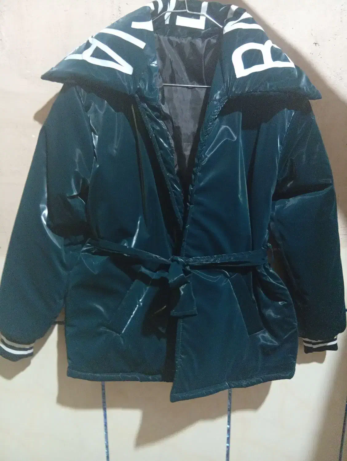 کاپشن|لباس|مرودشت, ابوذر شمالی|دیوار