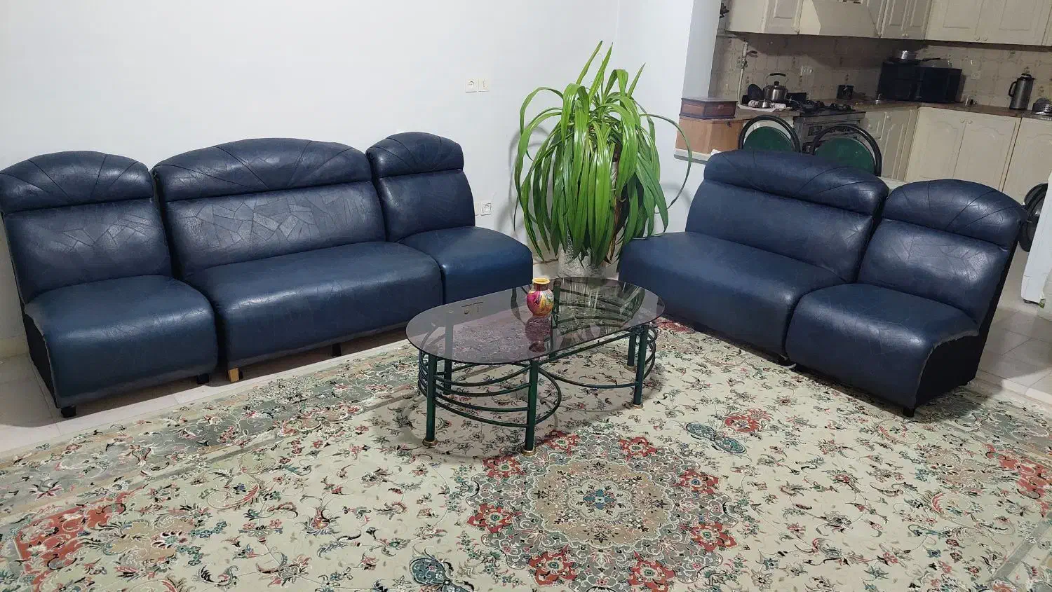 مبلمان چرم ۷ نفره|مبلمان خانگی و میز عسلی|شاهین‌شهر, نظامی|دیوار