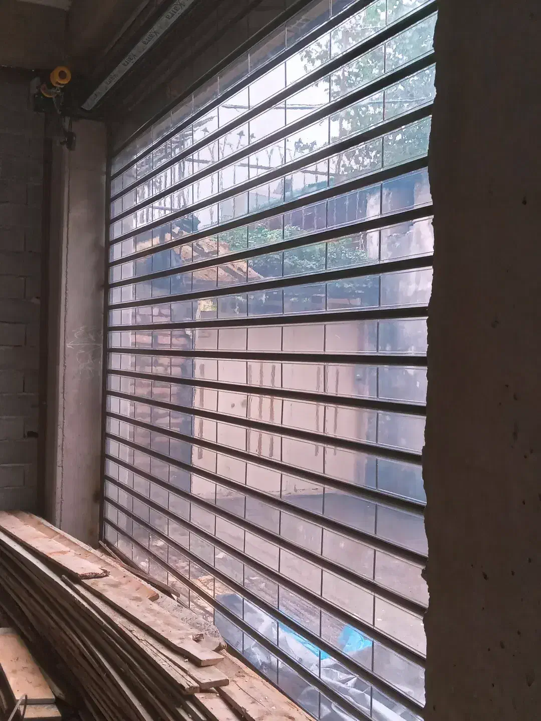 خدمات کرکره برقی و دوربین مداربسته|خدمات پیشه و مهارت|لاهیجان, انقلاب|دیوار