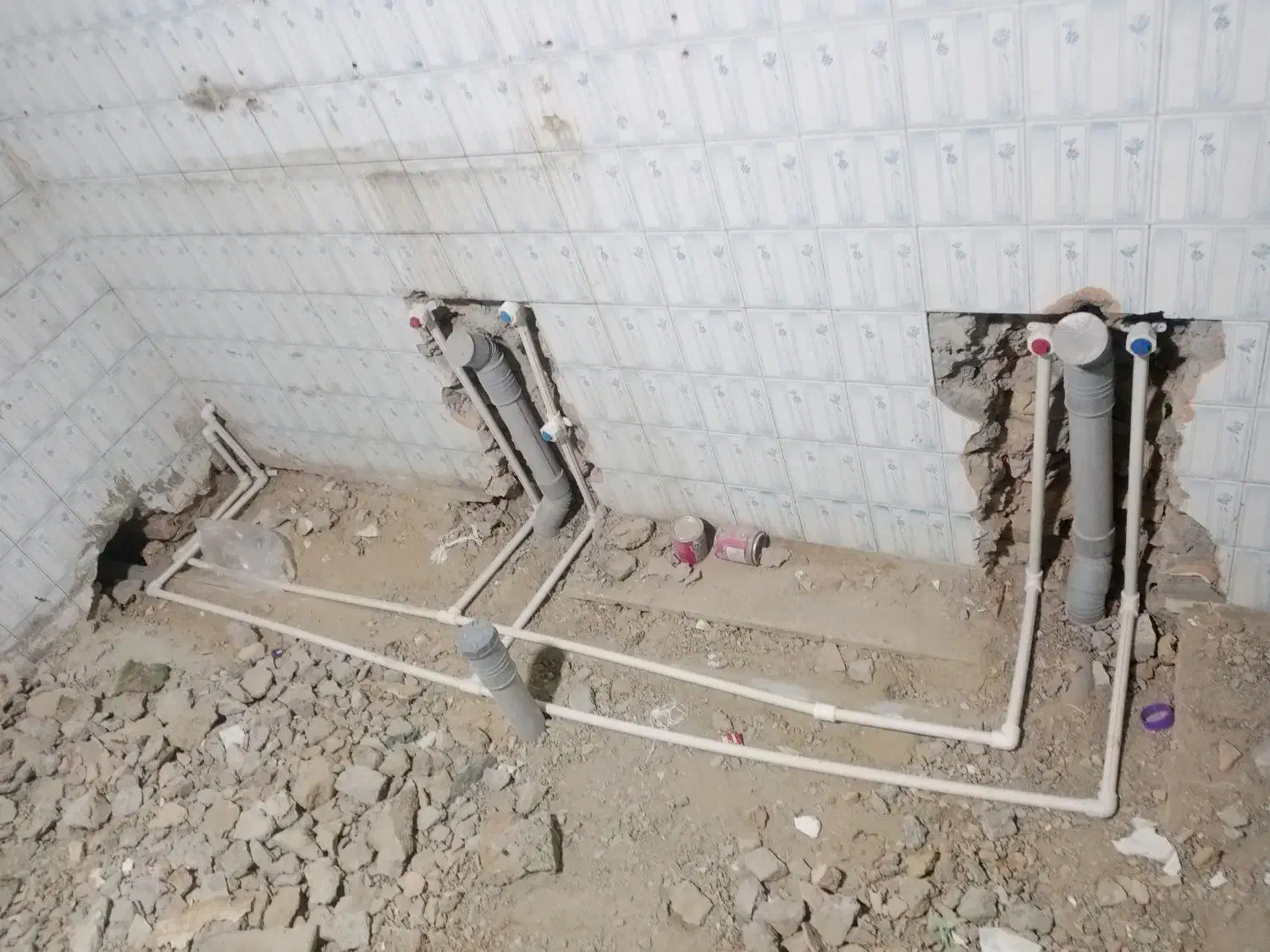 تاسیسات ساختمان لوله کشی سیم کشی|خدمات پیشه و مهارت|سراوان, |دیوار