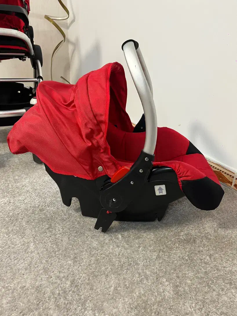 کریر|کالسکه و لوازم جانبی|قرچک, شهرک الحدید|دیوار