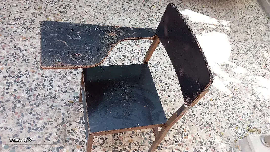 صندلی دانشجویی|صندلی و نیمکت|خرم‌آباد, |دیوار