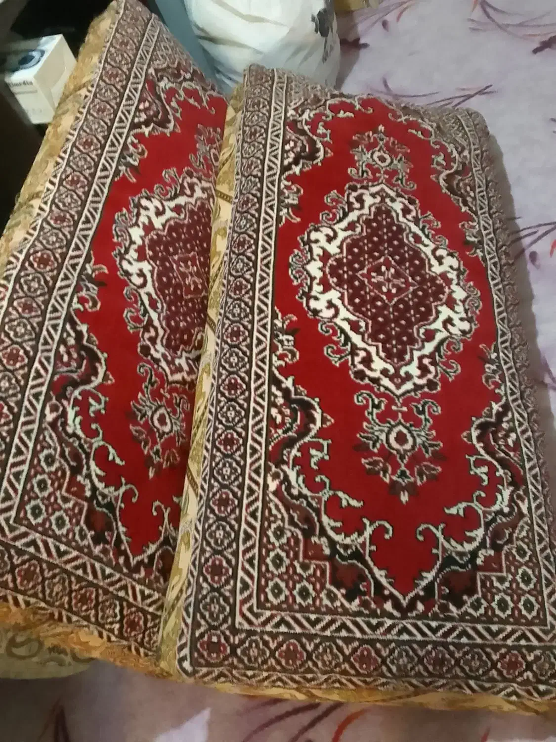 پشتی قرمز|پشتی|اراک, |دیوار