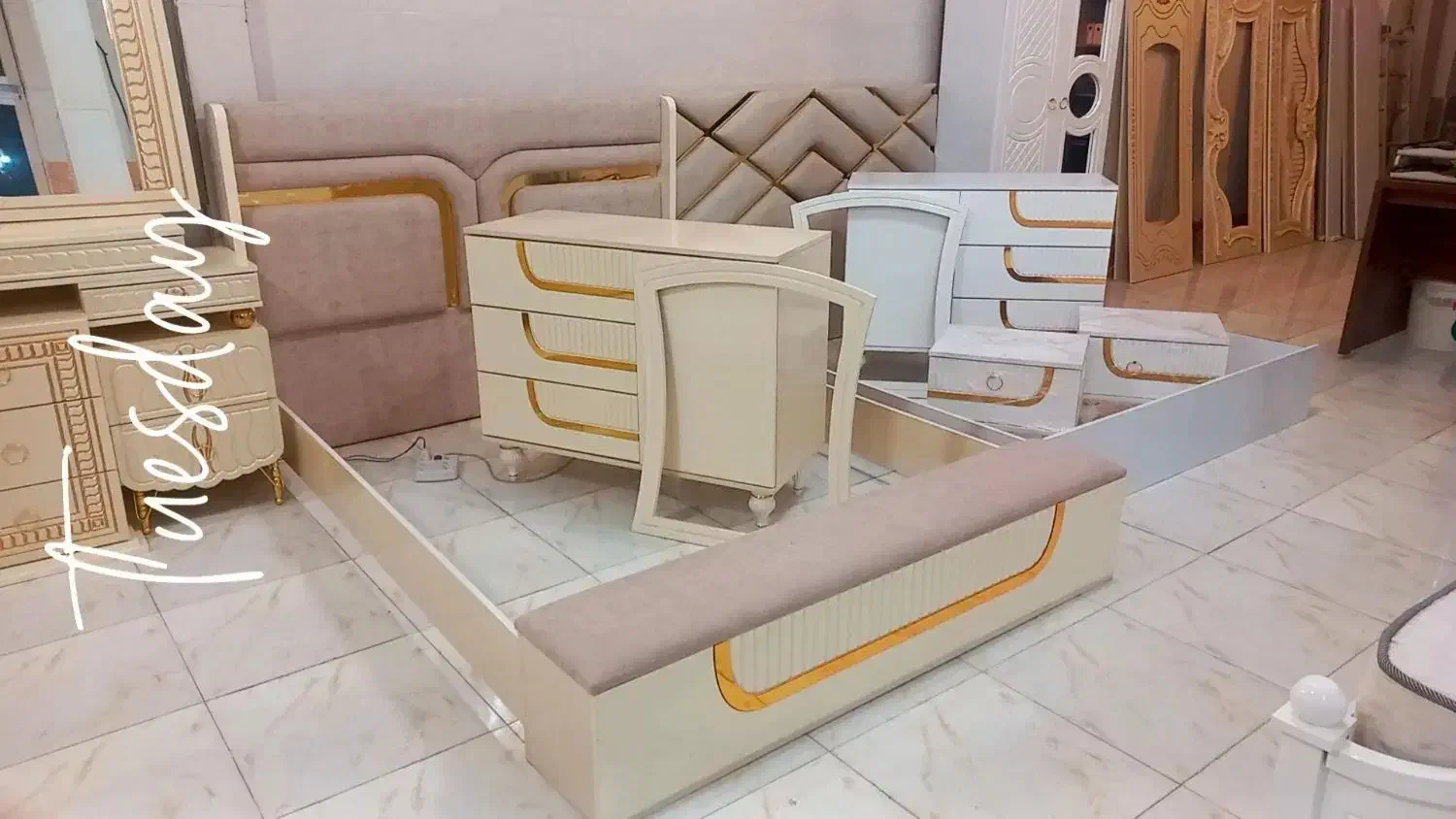 نیم ست صوفیا|تخت و سرویس خواب|خوی, |دیوار