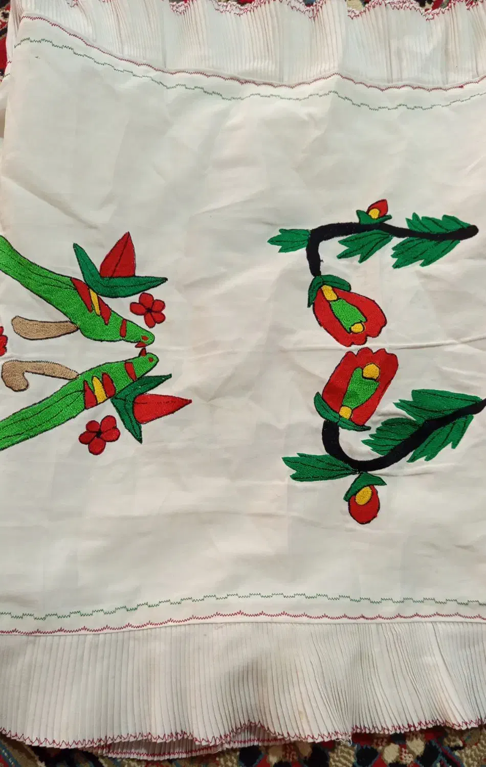 روبالشتی با کله بالشتی|رختخواب، بالش، پتو|پاتاوه, |دیوار