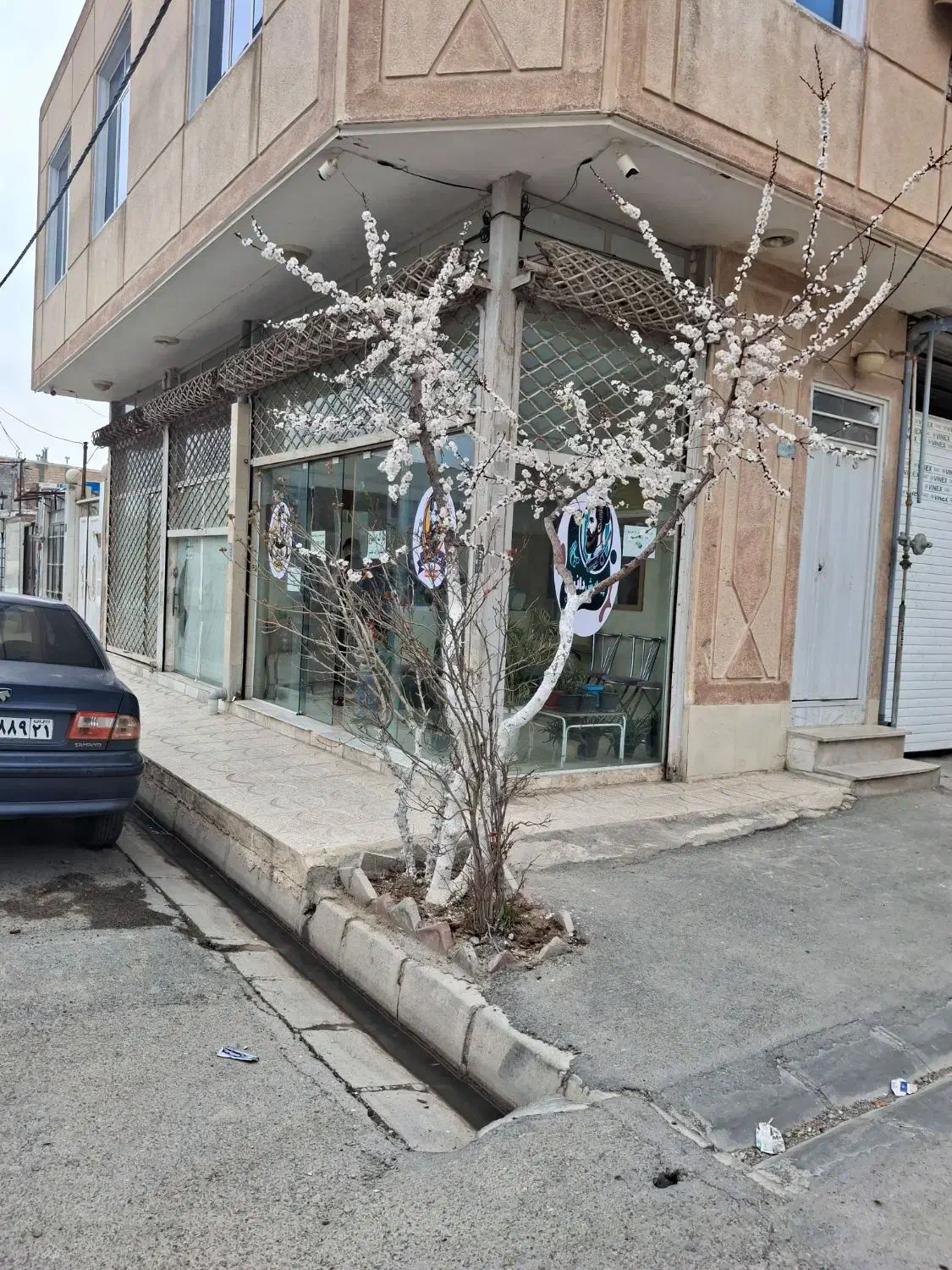 یک طبقه خانه دونبش همراه سه  باب مغازه|فروش خانه و ویلا|رباط‌کریم, انجم آباد|دیوار