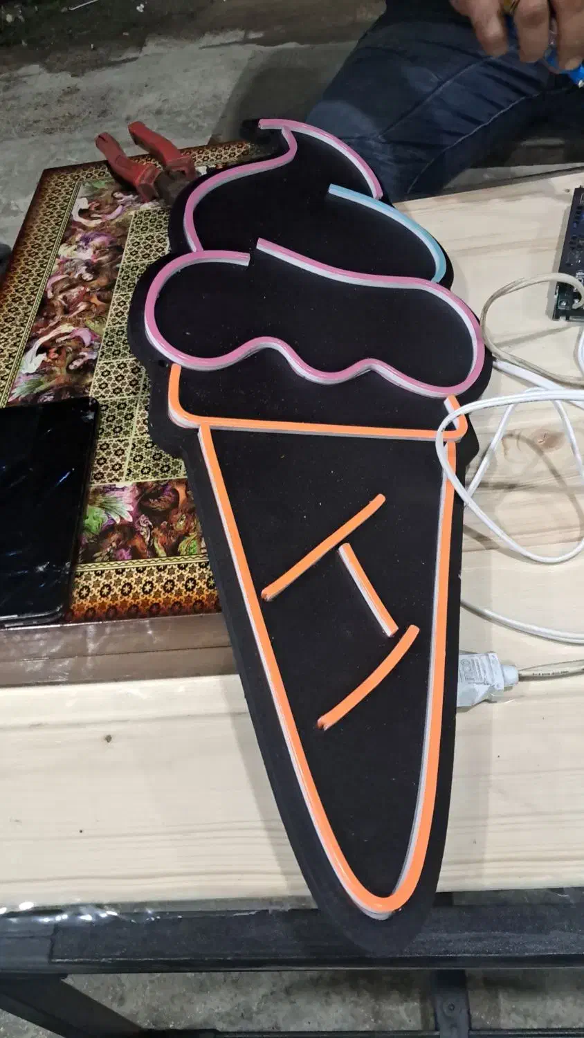 نئون بستنی|ریسه و چراغ تزئینی|فردیس, سرحدی|دیوار