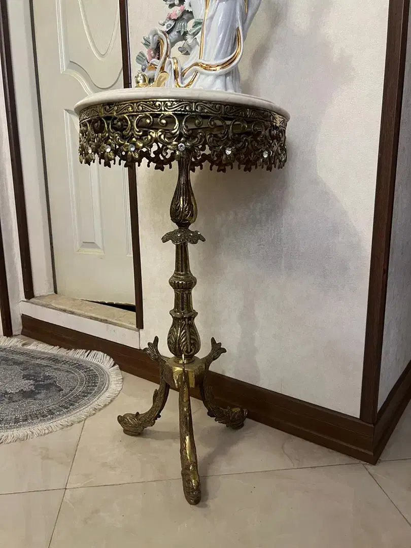 میز برنزی|میز تلفن|تهران, علم و صنعت|دیوار