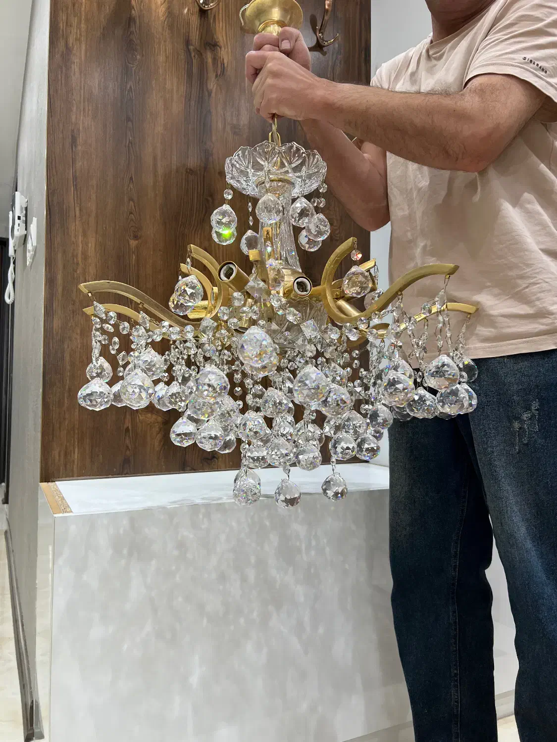لوستر کریستالی در حد نو|لوستر و چراغ آویز|اصفهان, خانه اصفهان|دیوار