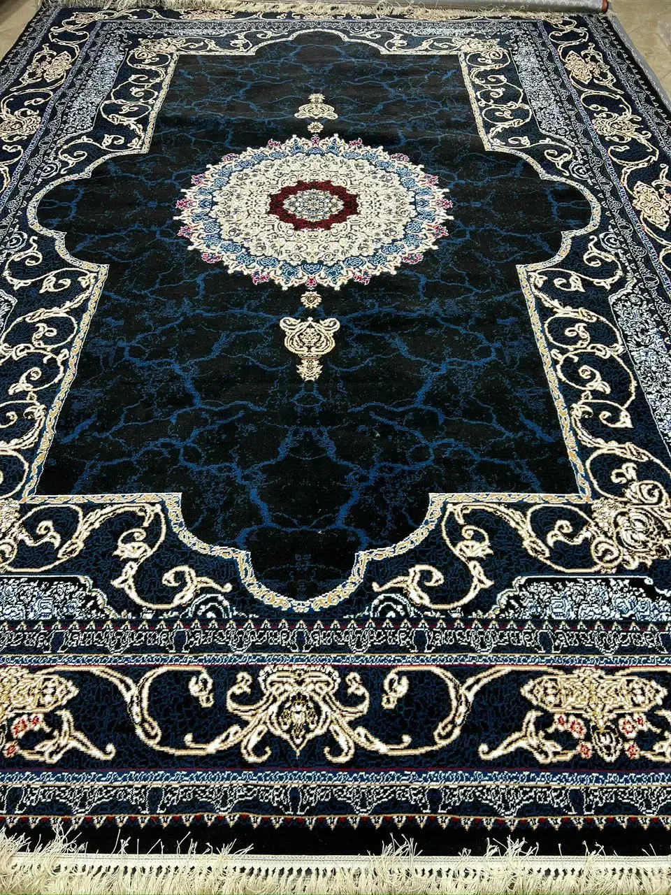 فرش طرح ۷۰۰ شانه|فرش|تربت جام, المهدی|دیوار