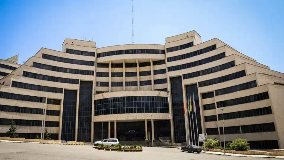 ۱۶۰۰ متر فضای آموزشی /دانشگاه مدرسه|اجارهٔ دفتر کار، اتاق اداری، مطب|تهران, سردارجنگل|دیوار