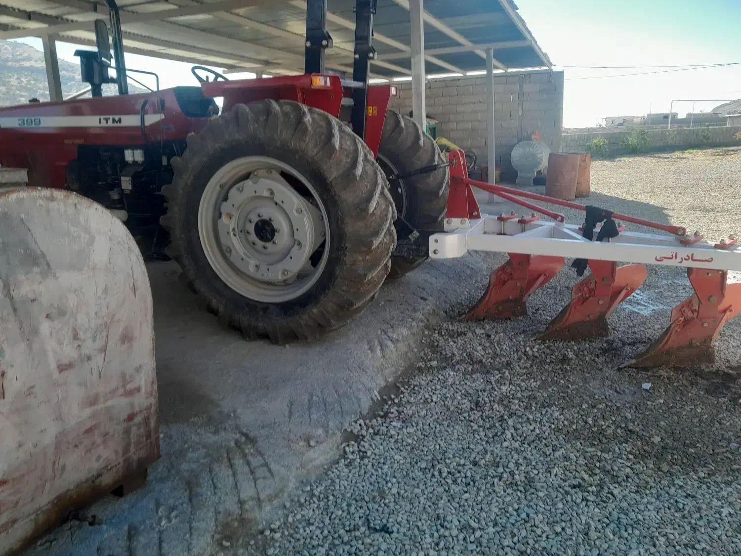 شخم زنی باتراکتور شش سلند باقیمت منصفانه در ذهاو|خدمات باغبانی و درختکاری|سرپل ذهاب, |دیوار