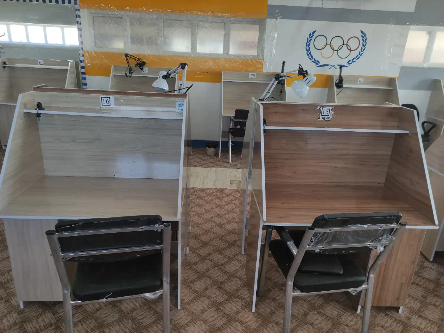 میز مطالعاتی جهت پانسیون و فضا کار اشتراکی|میز تحریر و کامپیوتر|شهرکرد, |دیوار