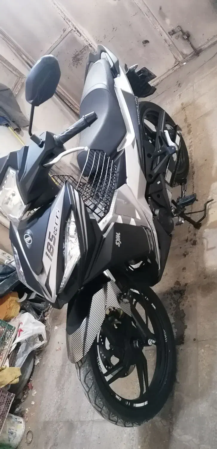 لاکی 185 vf3|موتورسیکلت|ابریشم, |دیوار