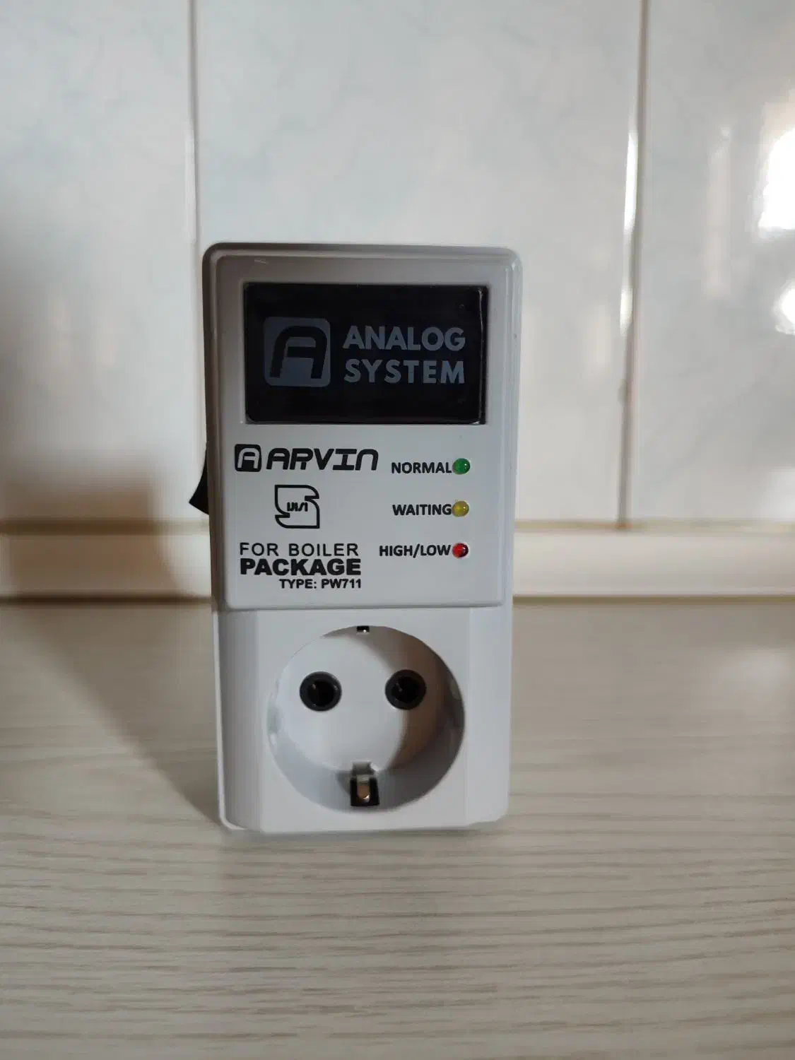 محافظ ولتاژ|تلویزیون و پروژکتور|تبریز, |دیوار