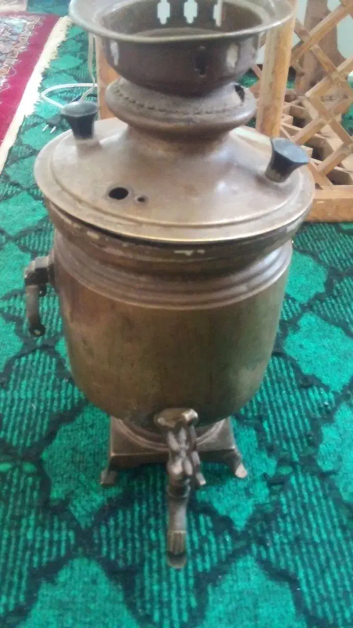 سماور زغالی قدیمی|صنایع دستی و سایر لوازم تزئینی|مشهد, کوی دروی|دیوار