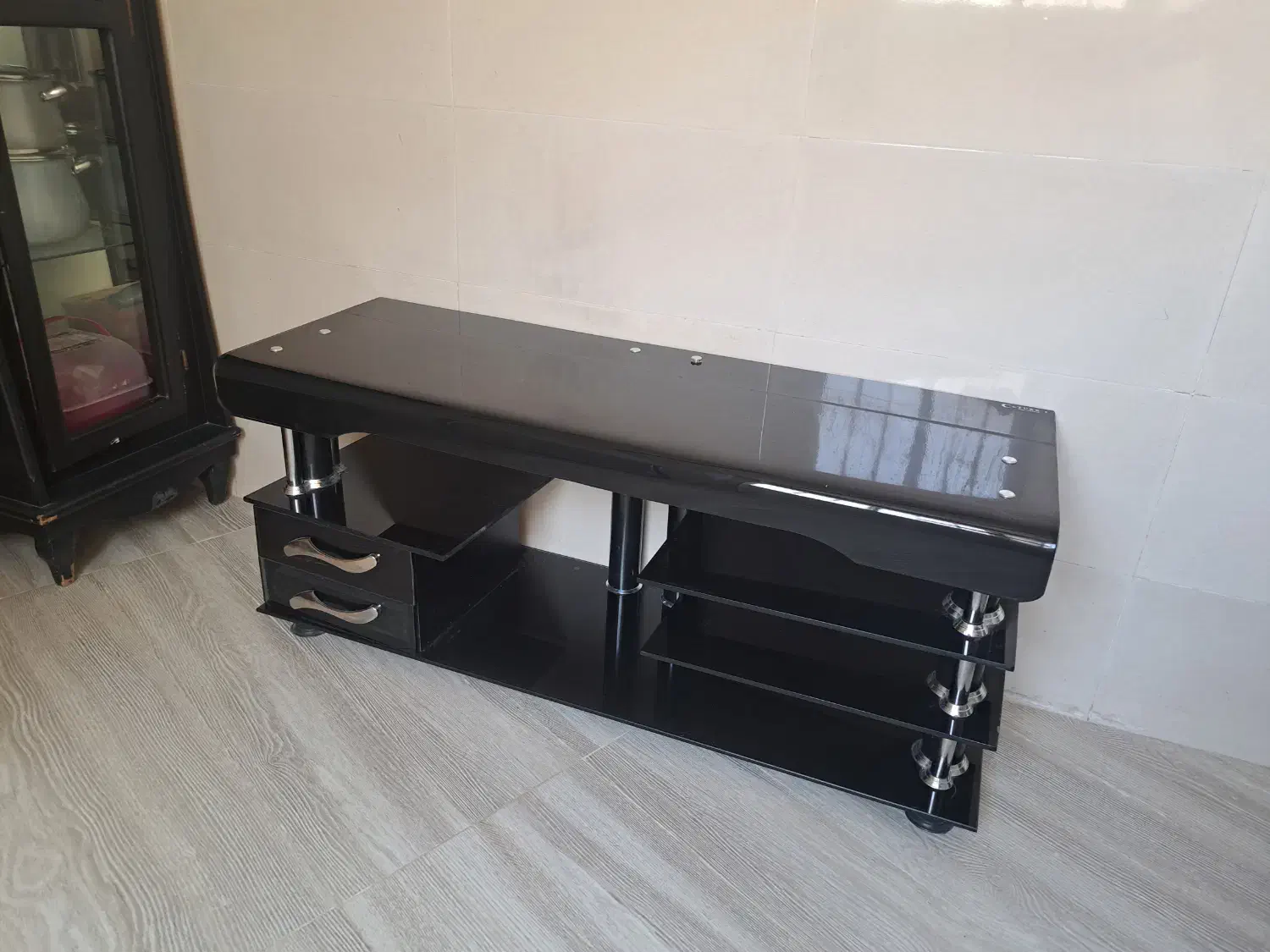 میز تلویزیون|میز تلویزیون|فردوس (خراسان), |دیوار