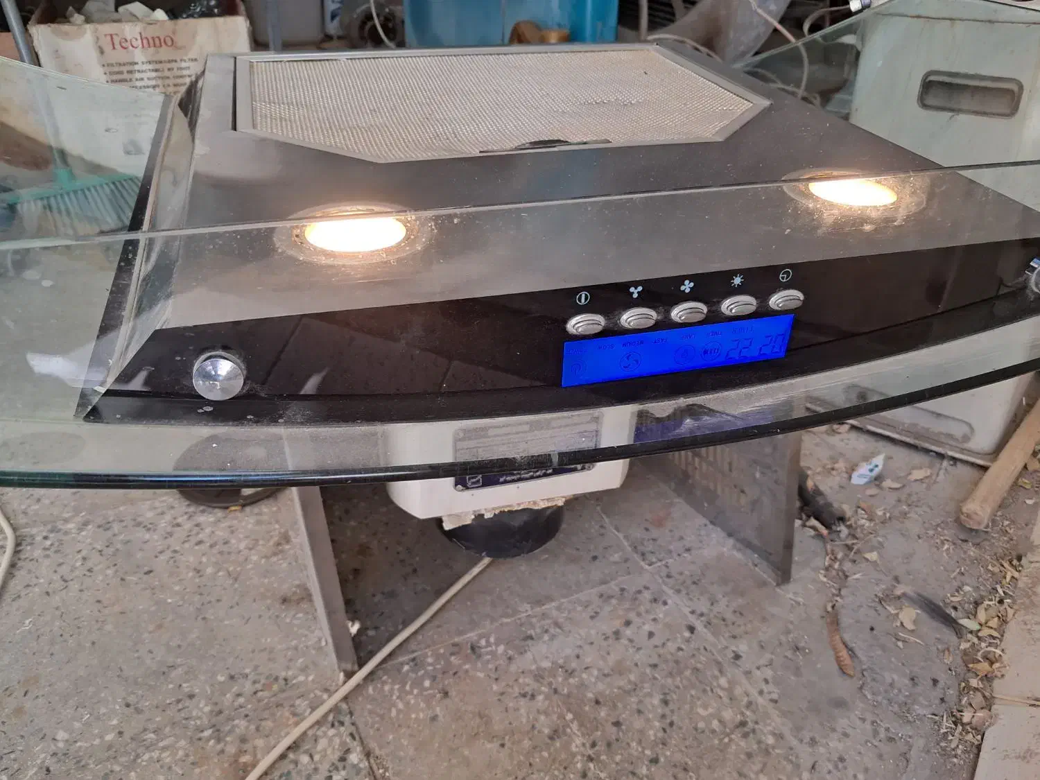 یک عدد هود|هود|اراک, |دیوار