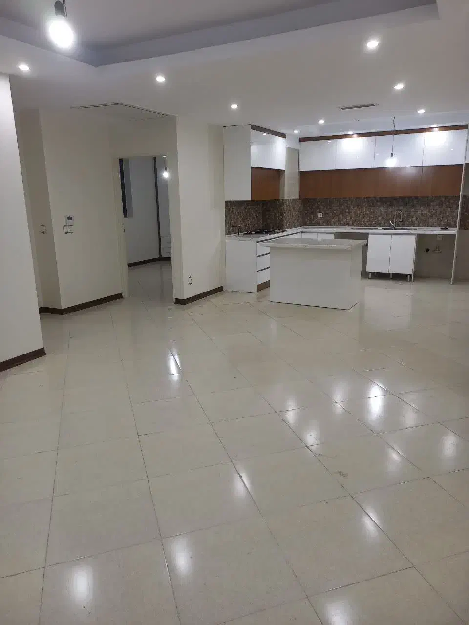 رهن کامل واحد ۱۰۸ متری خرازی ۱۳۰۰