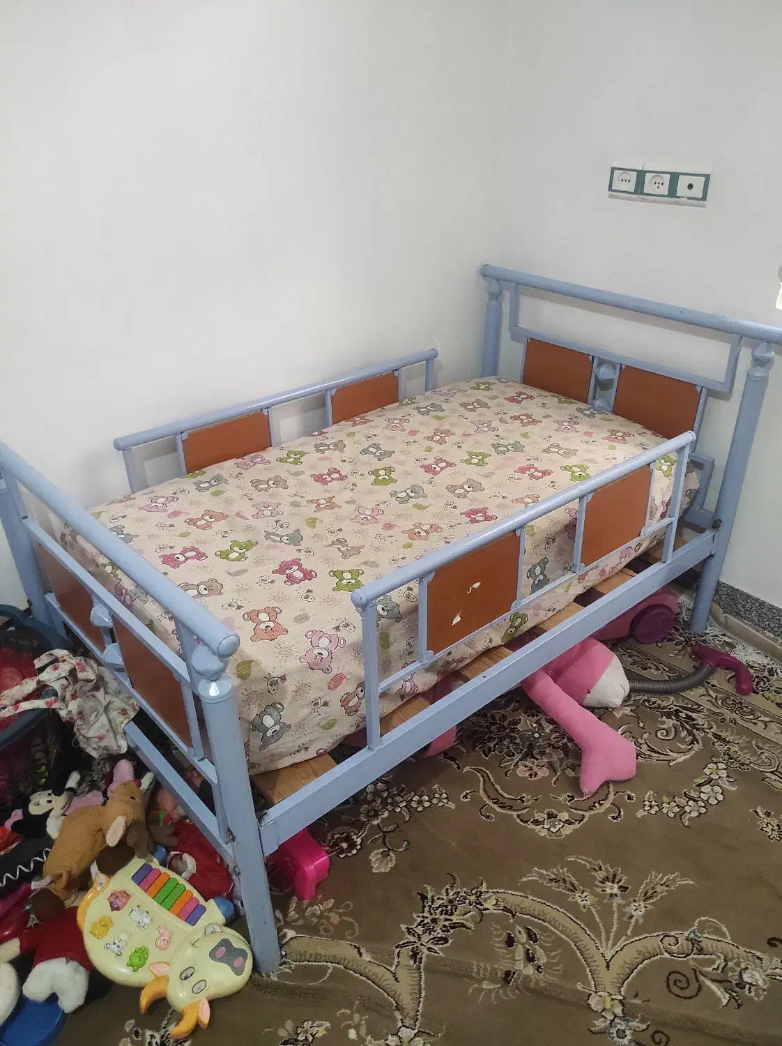 تخت و خواب بچه تا سن ۷ سالگی خوبه.|تخت و سرویس خواب|بانه, |دیوار