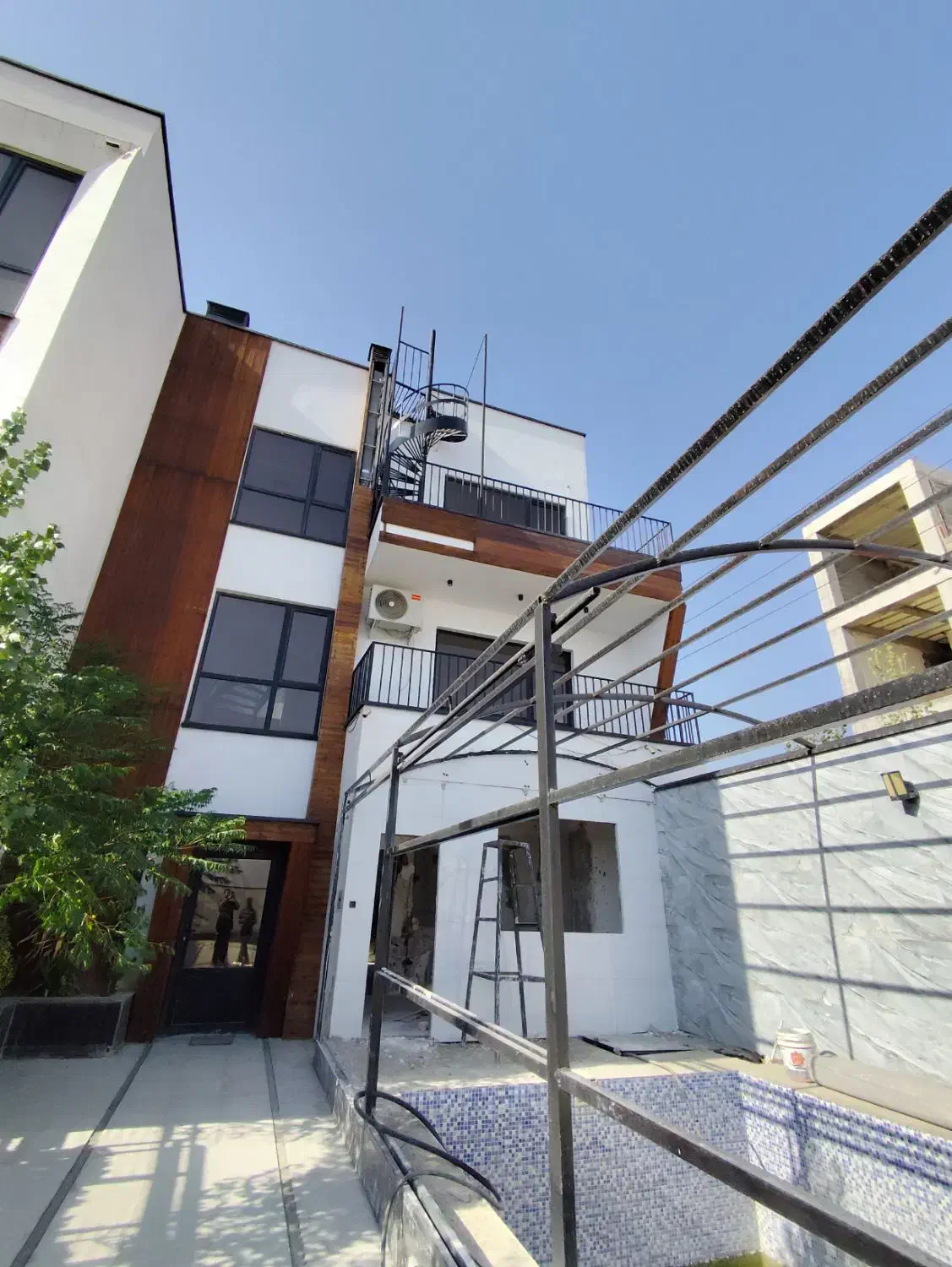 ویلا ۳۵۰ متری فروشی /سندار /کلید نخورده /ویو دار|فروش خانه و ویلا|رودهن, |دیوار