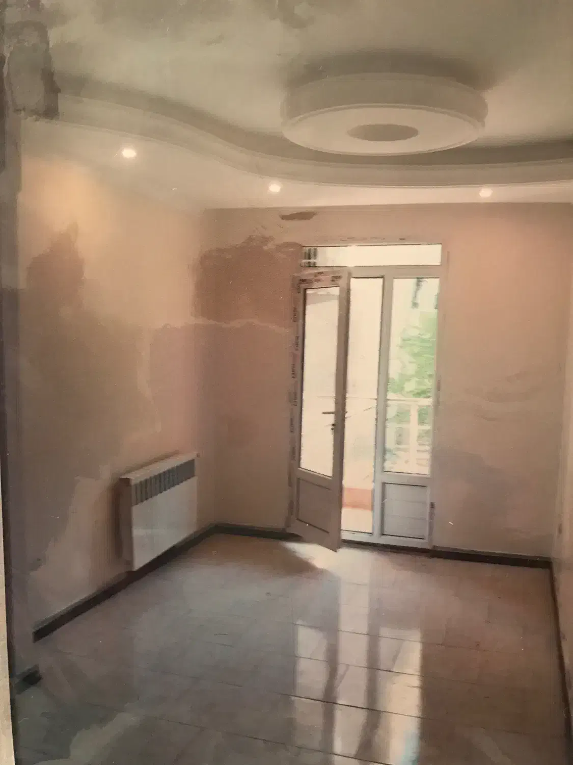 آپارتمان مسکونی ۹ سالهٔ بابک خرم دین