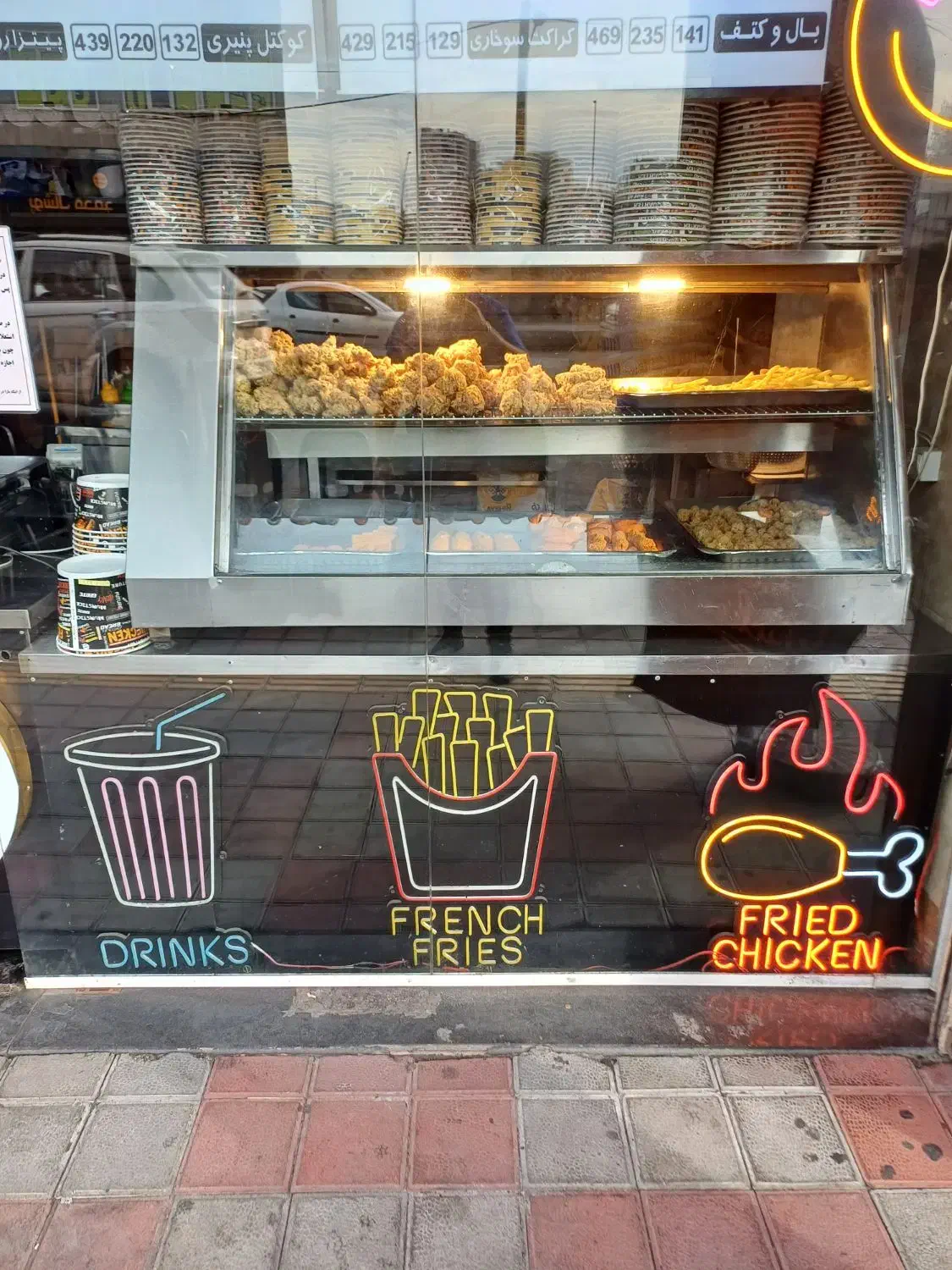 سوخاری زن و کارگر ساده جهت کار در سوخاری کیلویی|استخدام خدمات فروشگاه و رستوران|تهران, وحیدیه|دیوار