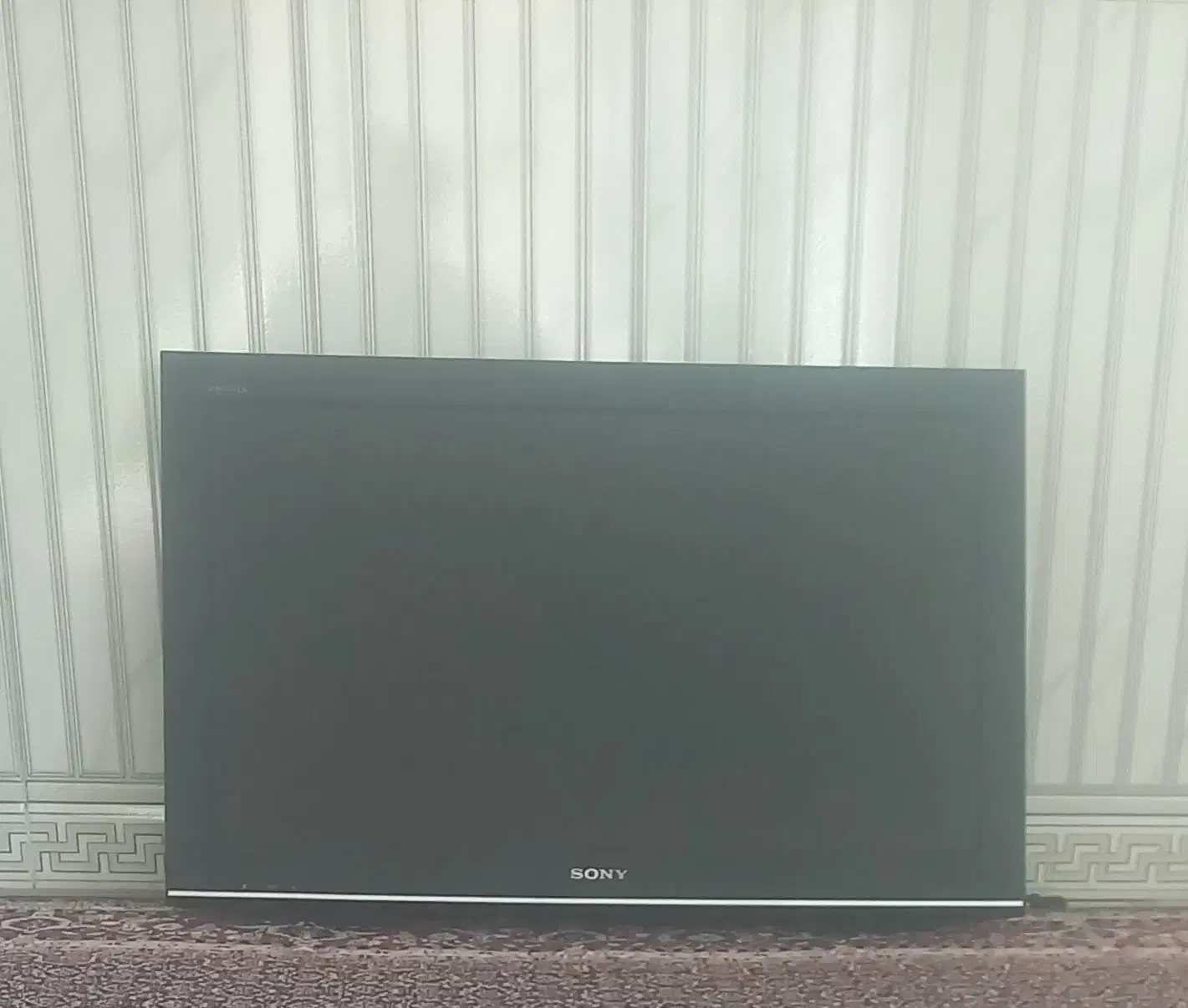 تلویزیون ۳۲ سونی|تلویزیون و پروژکتور|ثلاث باباجانی, |دیوار