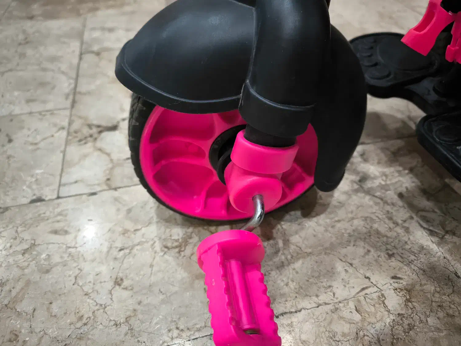 ۳ چرخه خارجی مارک معروف Little tikes|دوچرخه، اسکیت، اسکوتر|مشهد, چهارچشمه|دیوار