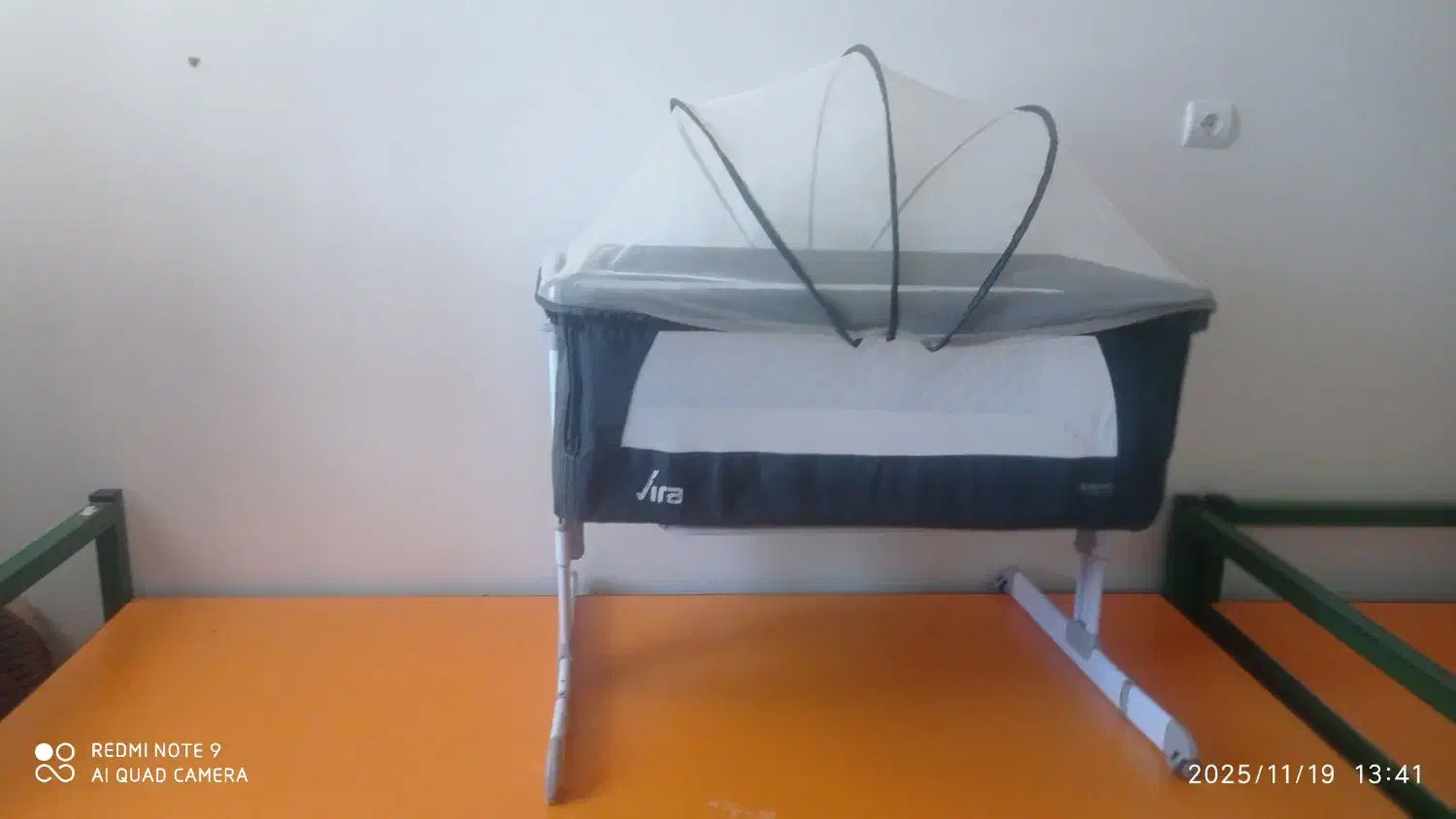 تخت کنار مادر نوزاد|تخت و صندلی بچه|بیرجند, |دیوار