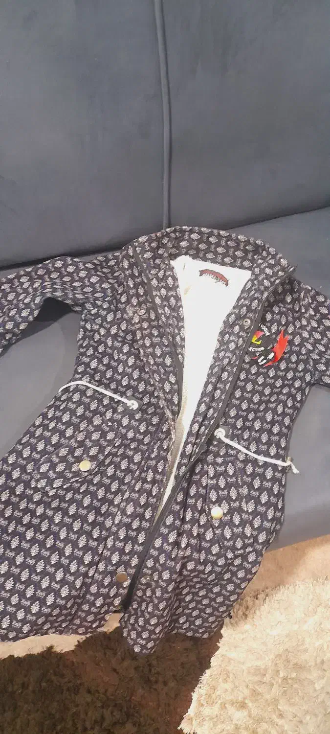 مناسب ۶ تا۸سال|کفش و لباس بچه|بافت, |دیوار