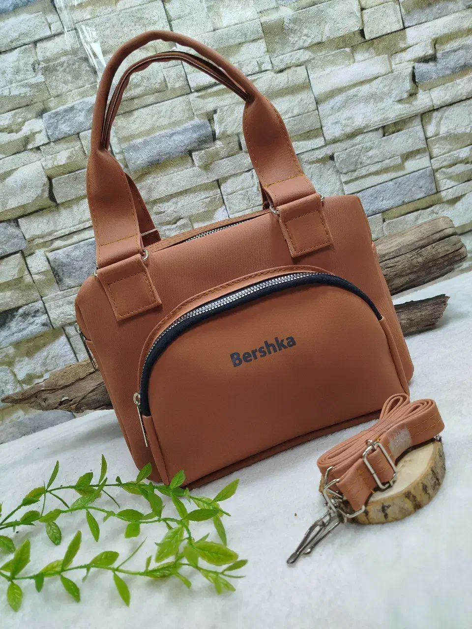 کیف|کیف، کفش، کمربند|سربیشه, |دیوار