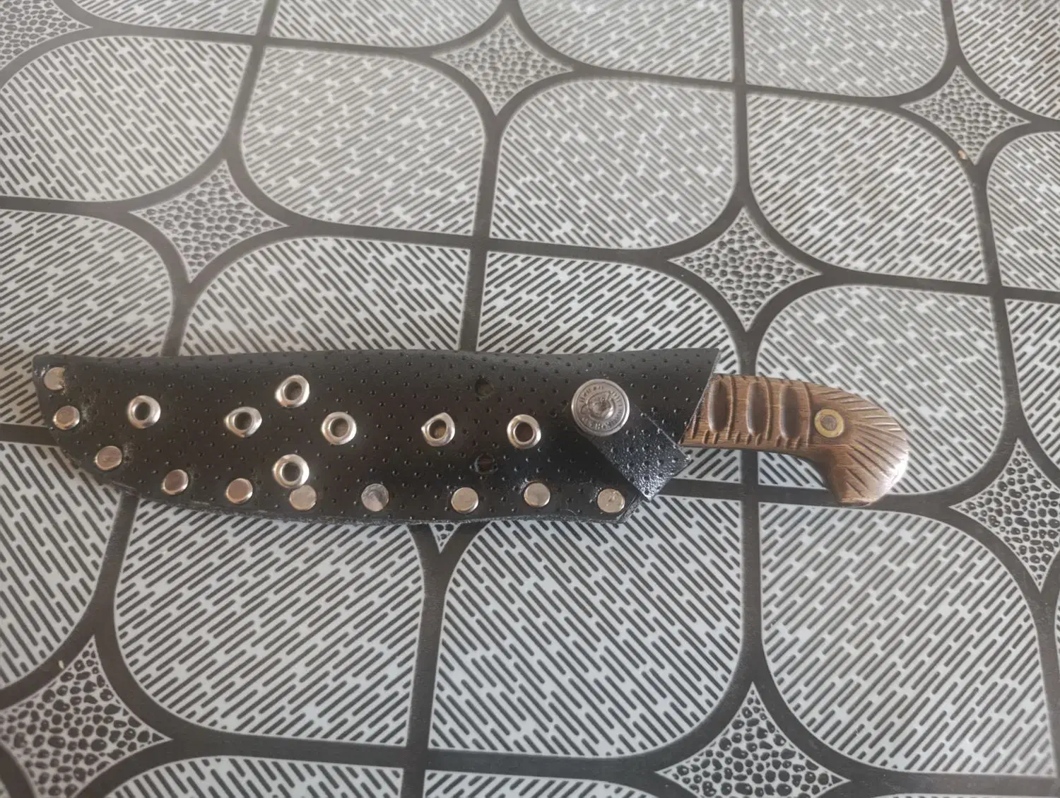 چاقو محمد قمی(غلاف چرم طبیعی)|کلکسیون اشیاء عتیقه|قم, هنرستان|دیوار